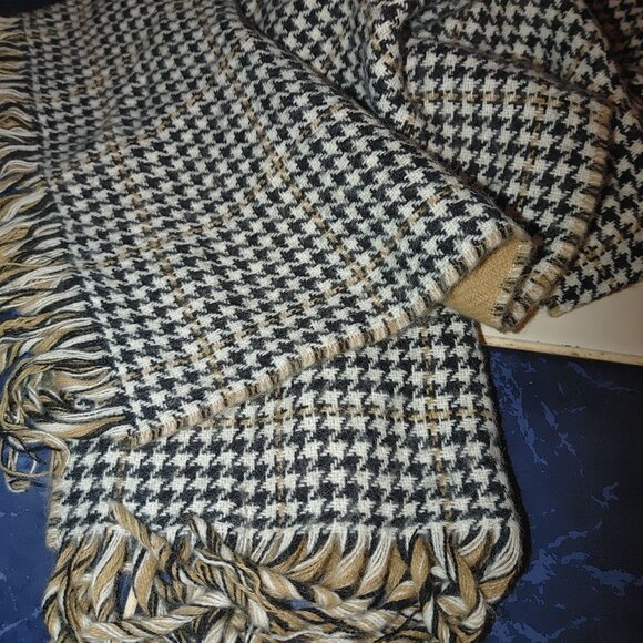 Scarf Houndstooth Fringe Outbrook Acrylic Material Black Tan Classic Style - Picture 4 of 7